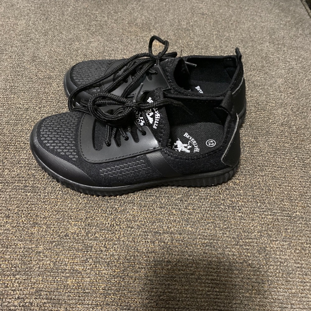 Boy sz 12 shoes